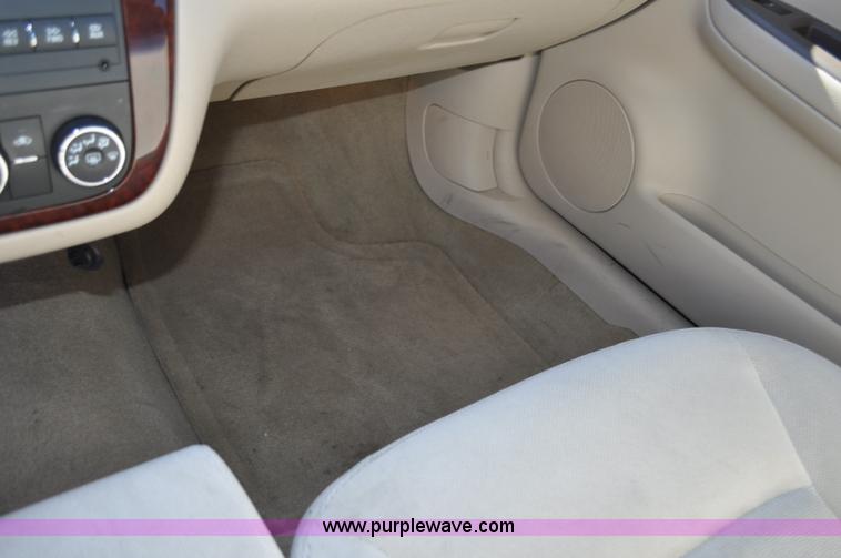 image for item F2090 2006 Chevrolet Impala