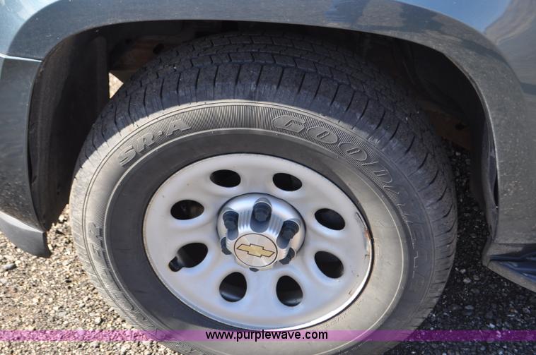 image for item F2091 2010 Chevrolet Tahoe SUV
