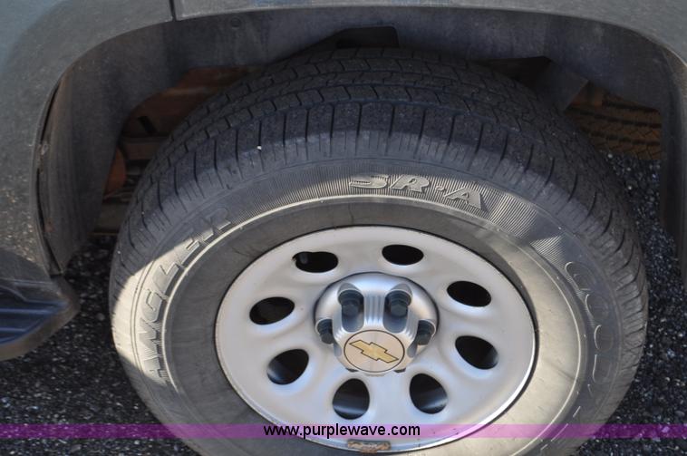 image for item F2091 2010 Chevrolet Tahoe SUV