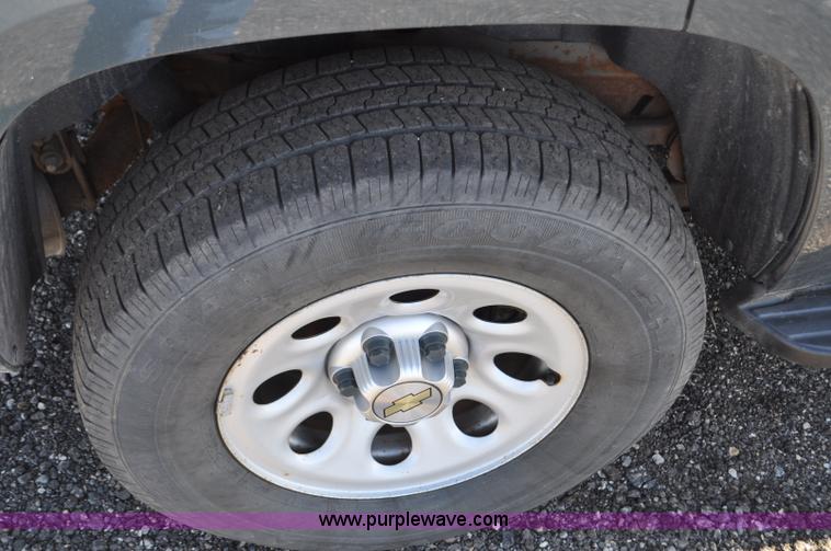 image for item F2091 2010 Chevrolet Tahoe SUV