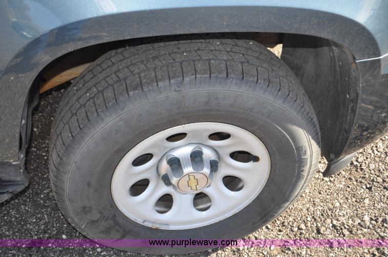 image for item F2091 2010 Chevrolet Tahoe SUV