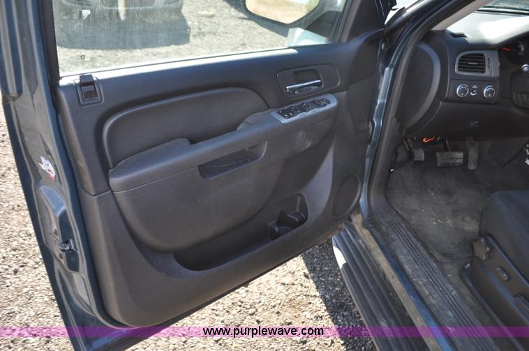 image for item F2091 2010 Chevrolet Tahoe SUV