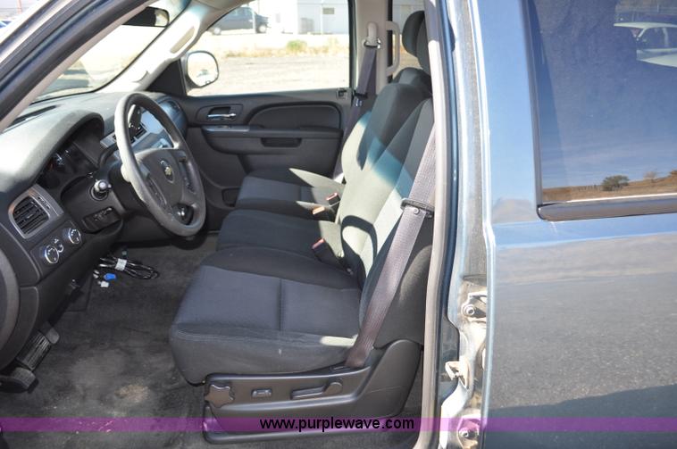 image for item F2091 2010 Chevrolet Tahoe SUV