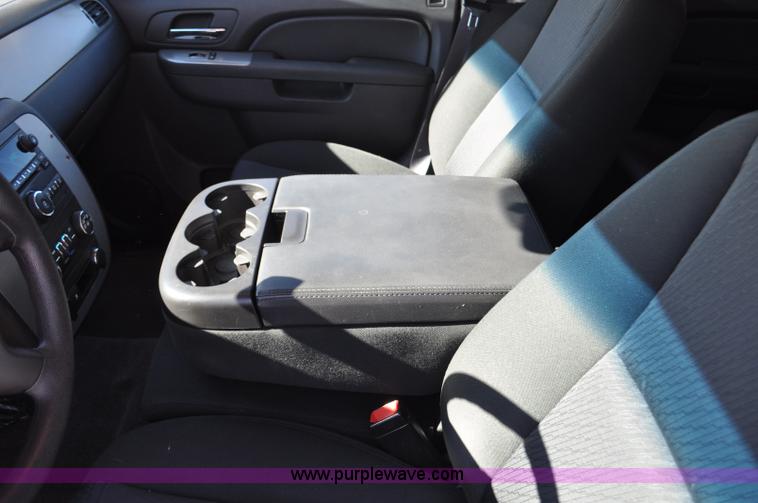 image for item F2091 2010 Chevrolet Tahoe SUV