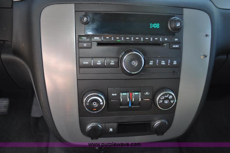 image for item F2091 2010 Chevrolet Tahoe SUV