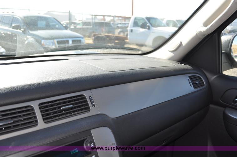 image for item F2091 2010 Chevrolet Tahoe SUV