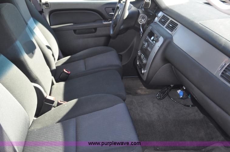 image for item F2091 2010 Chevrolet Tahoe SUV