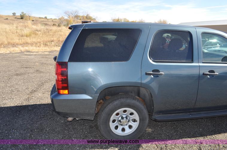image for item F2091 2010 Chevrolet Tahoe SUV