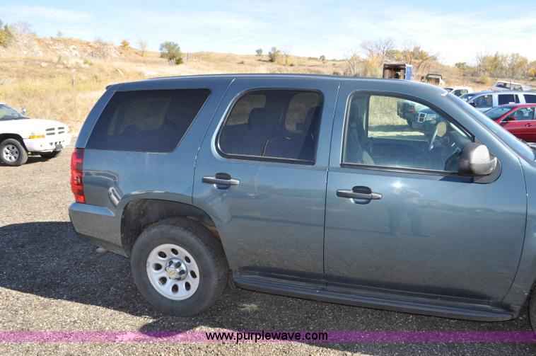 image for item F2091 2010 Chevrolet Tahoe SUV