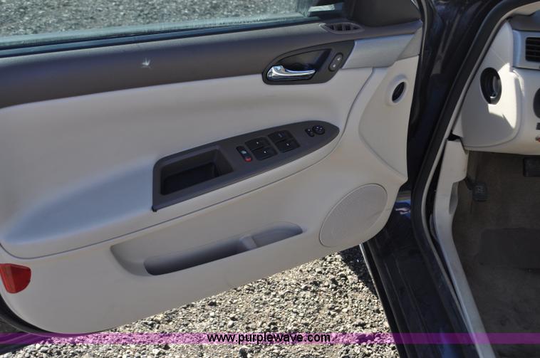 image for item F2095 2007 Chevrolet Impala Police