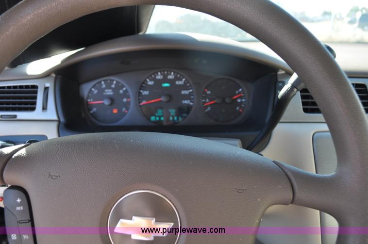 image for item F2095 2007 Chevrolet Impala Police