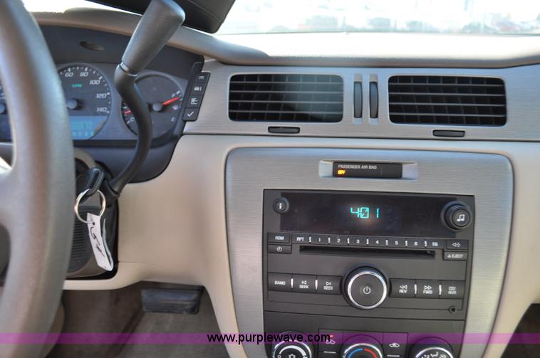 image for item F2095 2007 Chevrolet Impala Police