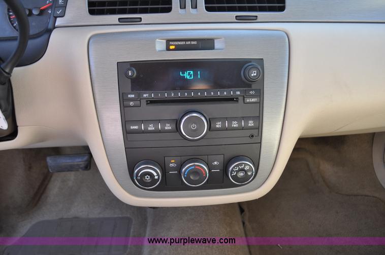 image for item F2095 2007 Chevrolet Impala Police