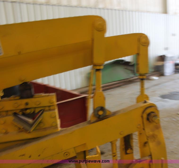 image for item F3365 Dvorak iron worker