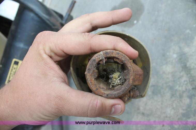 image for item F3370 Land Pride FS700 seeder