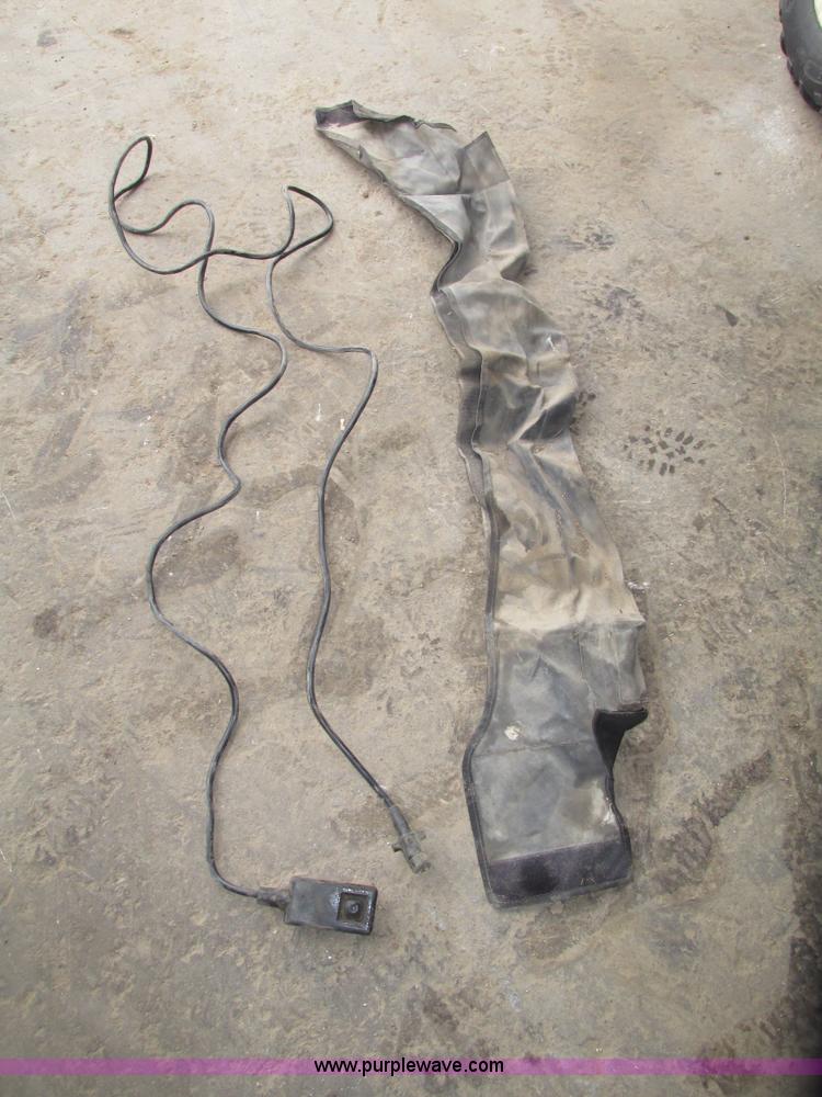 image for item G9972 2006 Cub Cadet 4X4 Trail utility vehicle