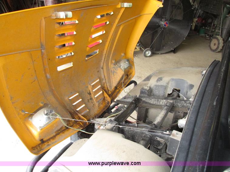 image for item G9972 2006 Cub Cadet 4X4 Trail utility vehicle