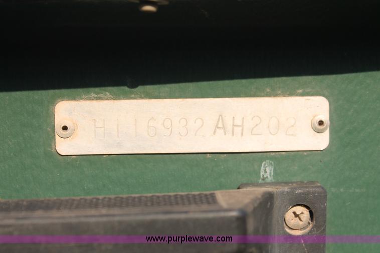 image for item H5562 2002 Sun Dolphin boat