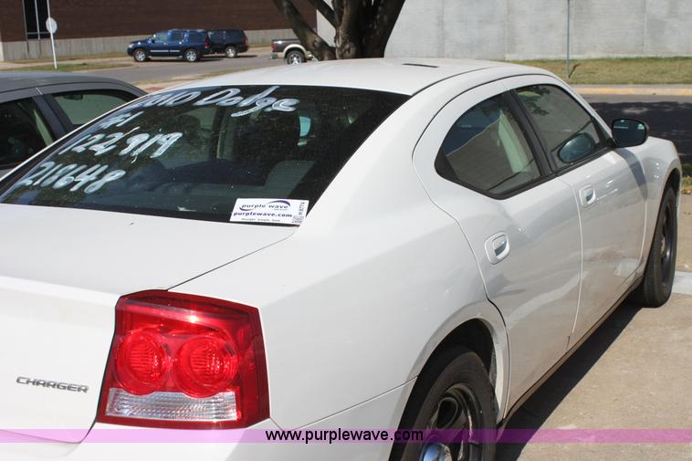 image for item H8774 2010 Dodge Charger