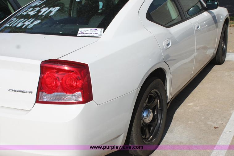 image for item H8774 2010 Dodge Charger