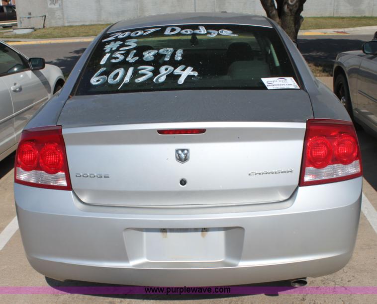 image for item H8776 2009 Dodge Charger SE