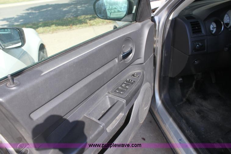 image for item H8776 2009 Dodge Charger SE