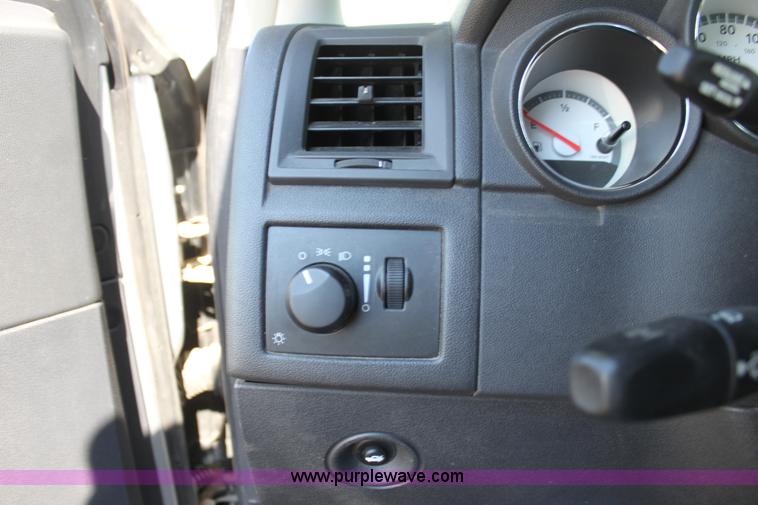 image for item H8776 2009 Dodge Charger SE