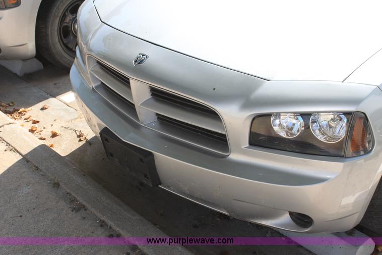 image for item H8776 2009 Dodge Charger SE