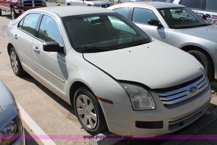 image for item H8777 2009 Ford Fusion I4 S
