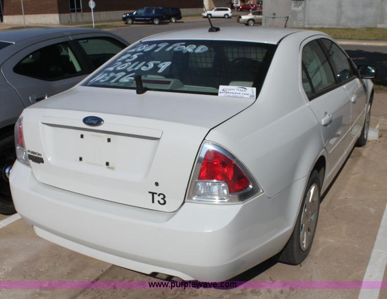 image for item H8777 2009 Ford Fusion I4 S