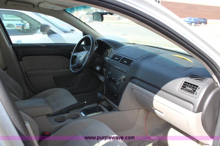 image for item H8777 2009 Ford Fusion I4 S