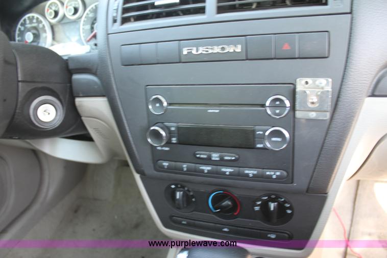 image for item H8777 2009 Ford Fusion I4 S