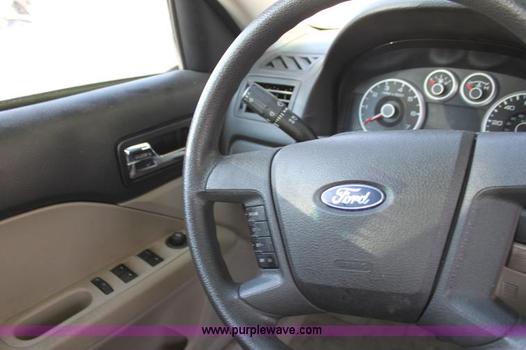 image for item H8777 2009 Ford Fusion I4 S