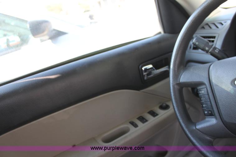image for item H8777 2009 Ford Fusion I4 S