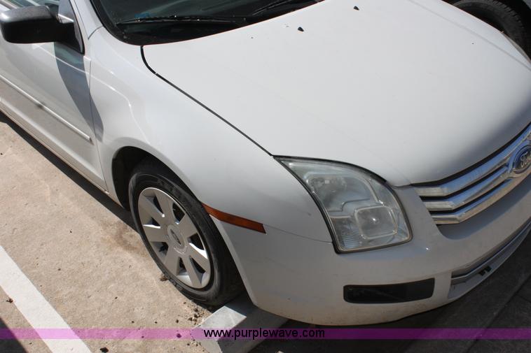 image for item H8777 2009 Ford Fusion I4 S