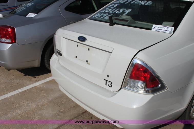image for item H8777 2009 Ford Fusion I4 S