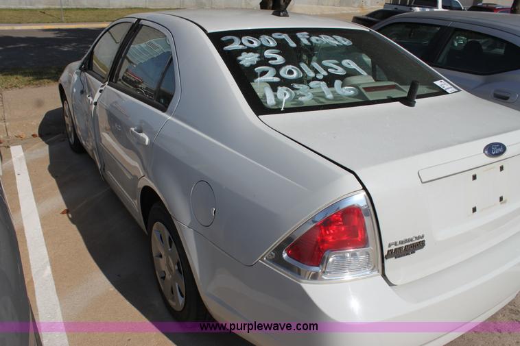 image for item H8777 2009 Ford Fusion I4 S