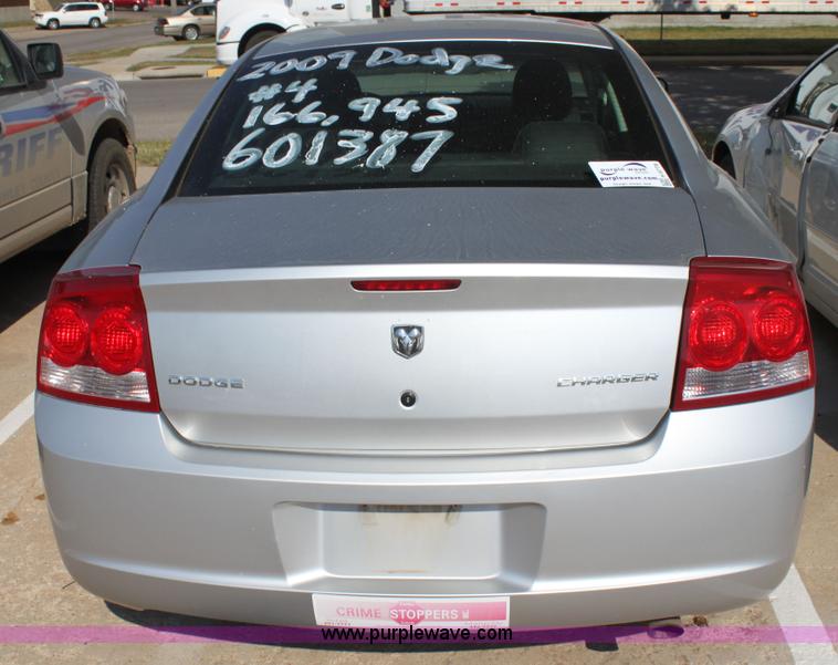 image for item H8778 2009 Dodge Charger SE