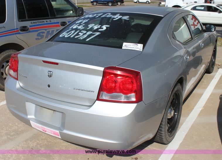 image for item H8778 2009 Dodge Charger SE