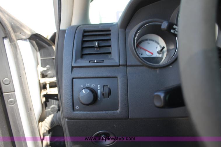 image for item H8778 2009 Dodge Charger SE