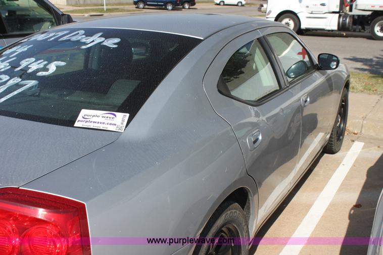 image for item H8778 2009 Dodge Charger SE