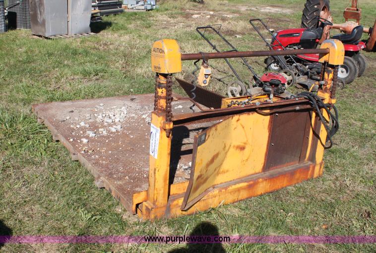 image for item H8807 Rol-Lift platform