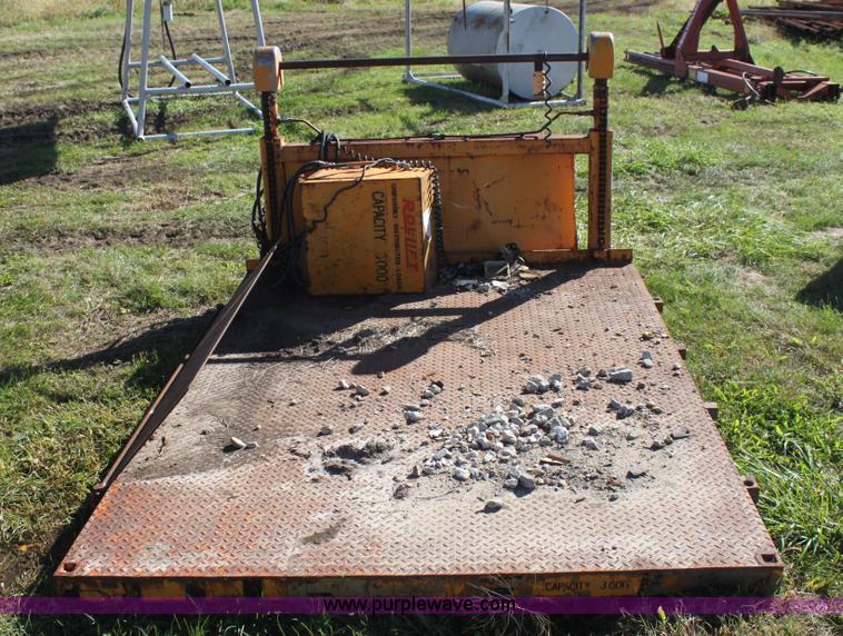 image for item H8807 Rol-Lift platform