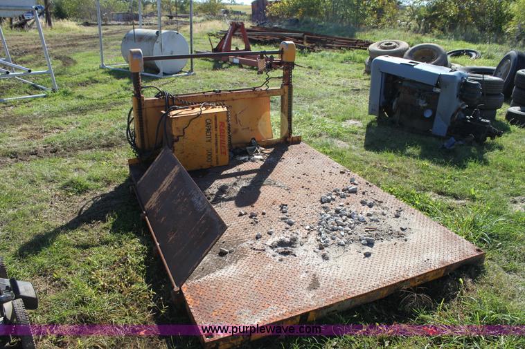 image for item H8807 Rol-Lift platform