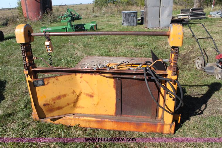 image for item H8807 Rol-Lift platform