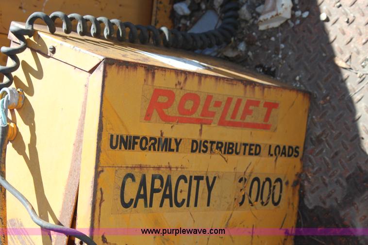 image for item H8807 Rol-Lift platform