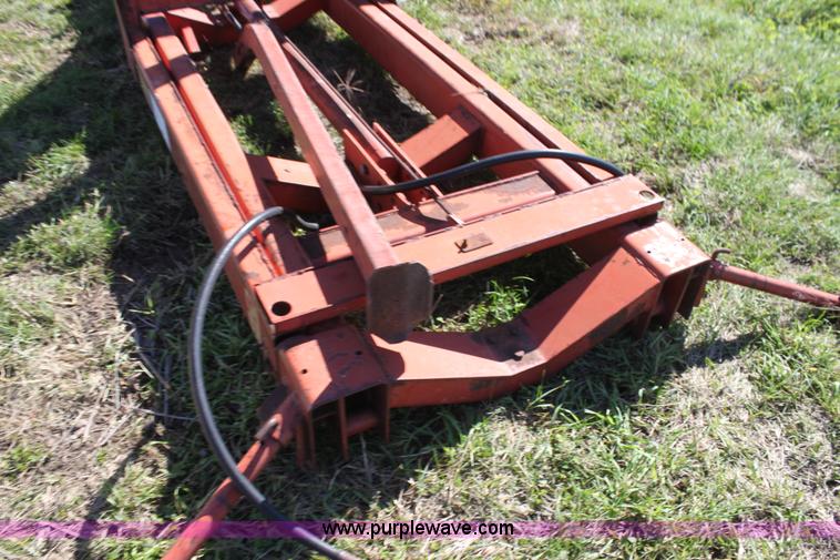 image for item H8808 New Holland 90 bale handler