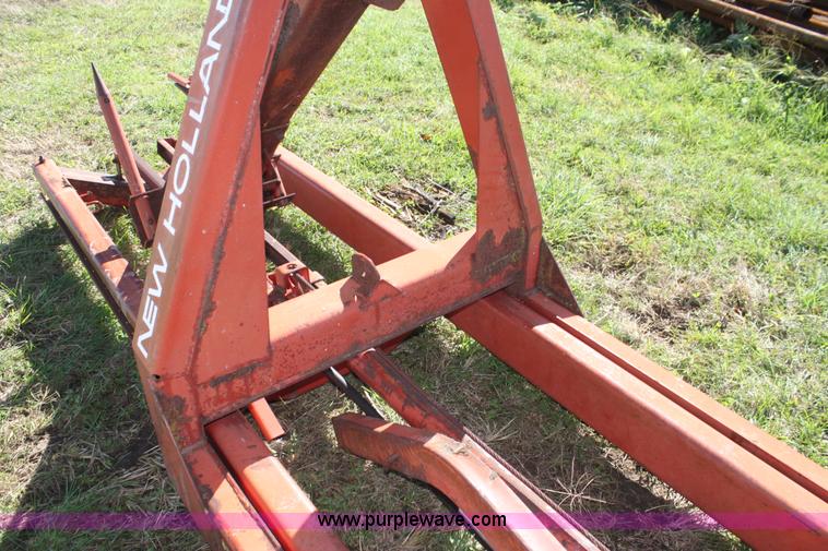 image for item H8808 New Holland 90 bale handler