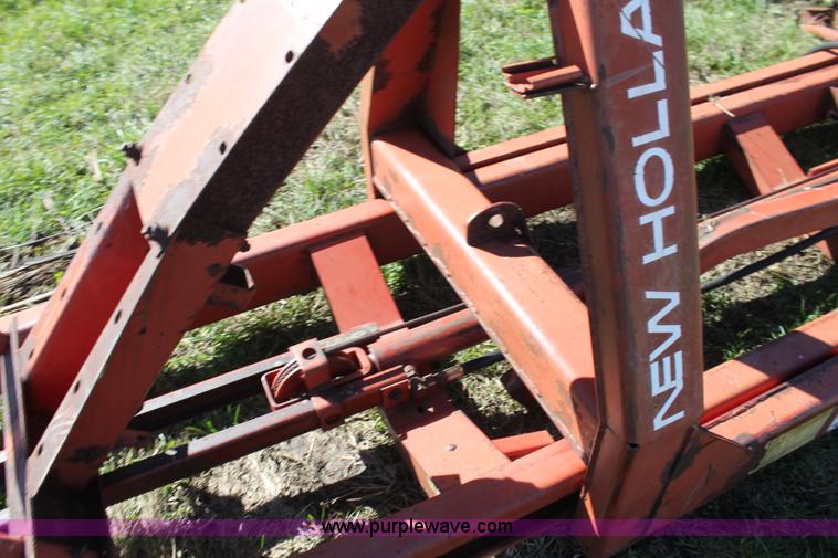 image for item H8808 New Holland 90 bale handler