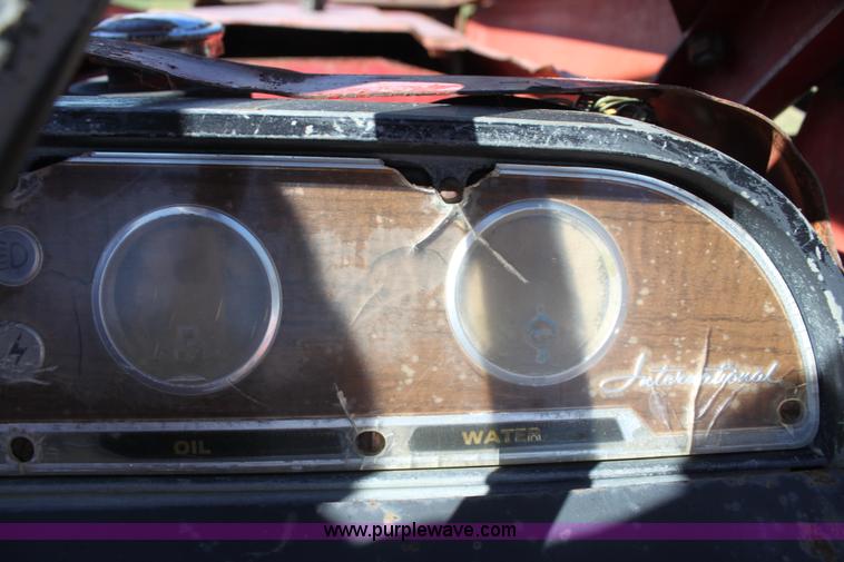 image for item H8813 International 354 tractor